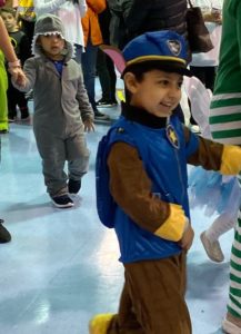 Presschooler arrives dressed as a police officer